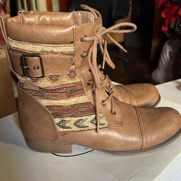 Call It Spring Tan Tapestry Lace-Up Boots Size 7.5 - Picture 5 of 10